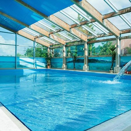 Orw Magnat Otel Zieleniewo  Dış mekan fotoğraf