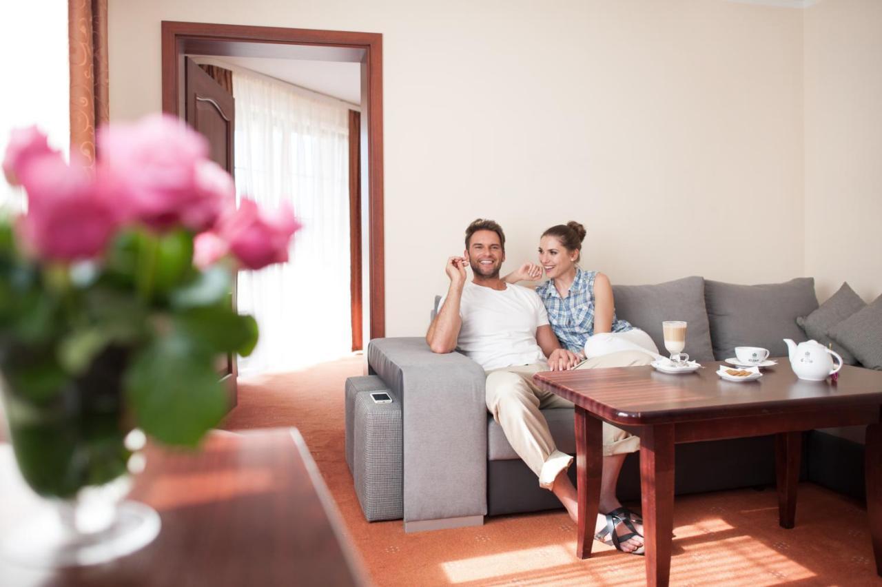 Orw Magnat Otel Zieleniewo  Dış mekan fotoğraf